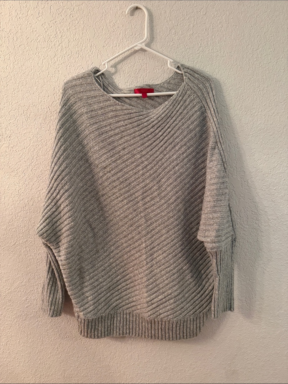 Jennifer Lopez Diagonal Rib Off-the-Shoulder Sweater in Light Gray